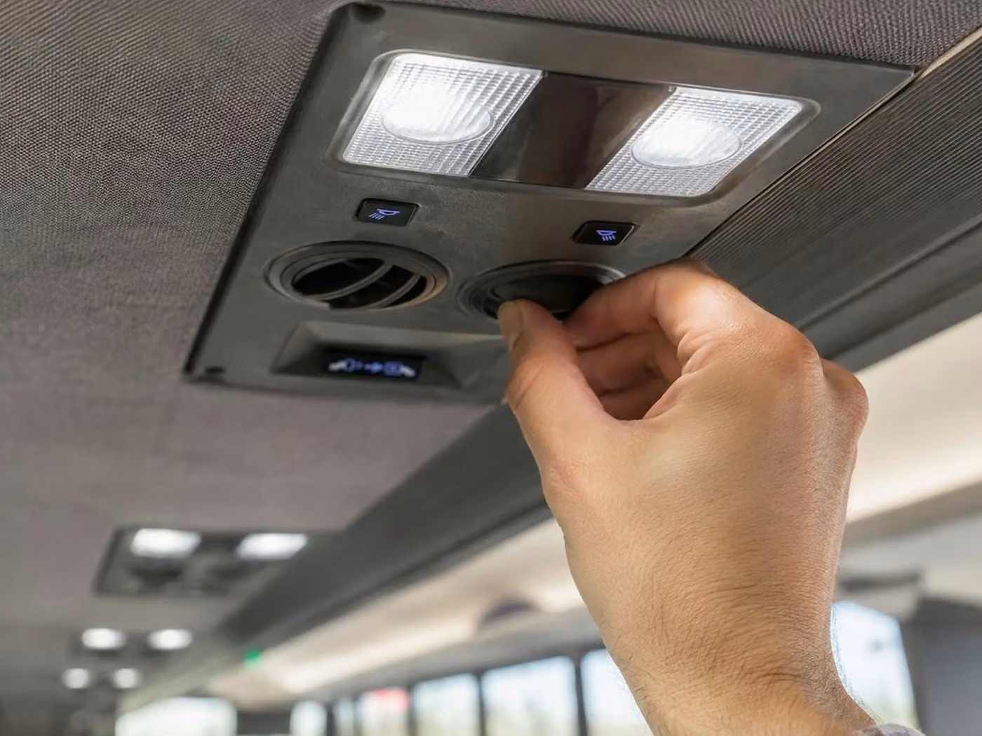 lauderdale lakes 15 passenger minibus air conditioning