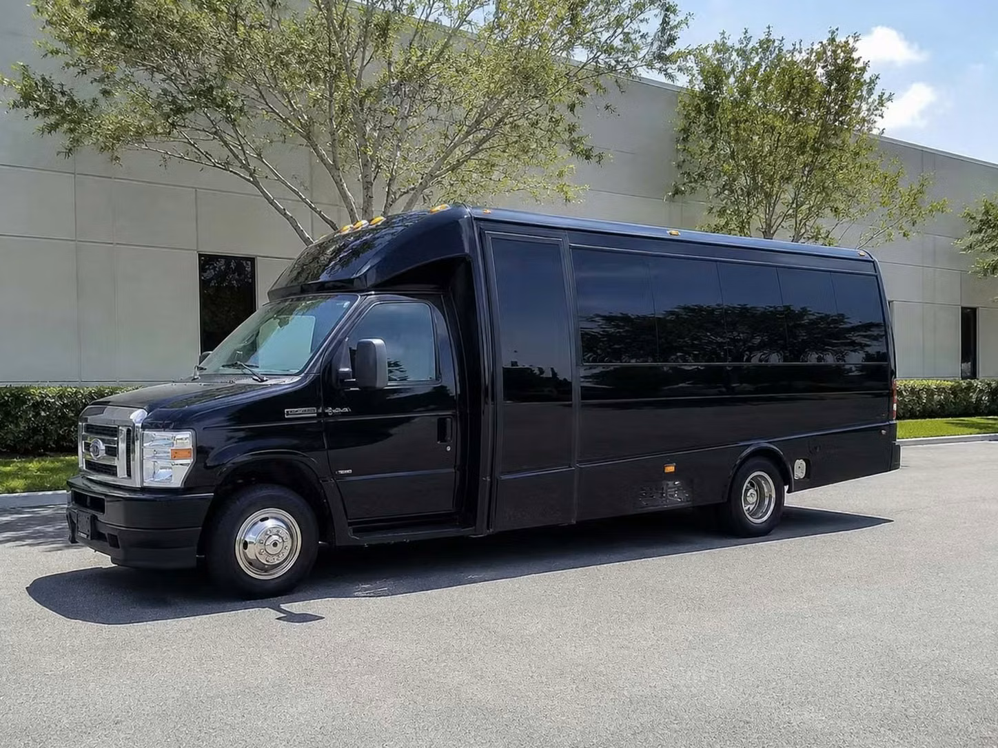 lauderdale lakes 18 passenger minibus rental