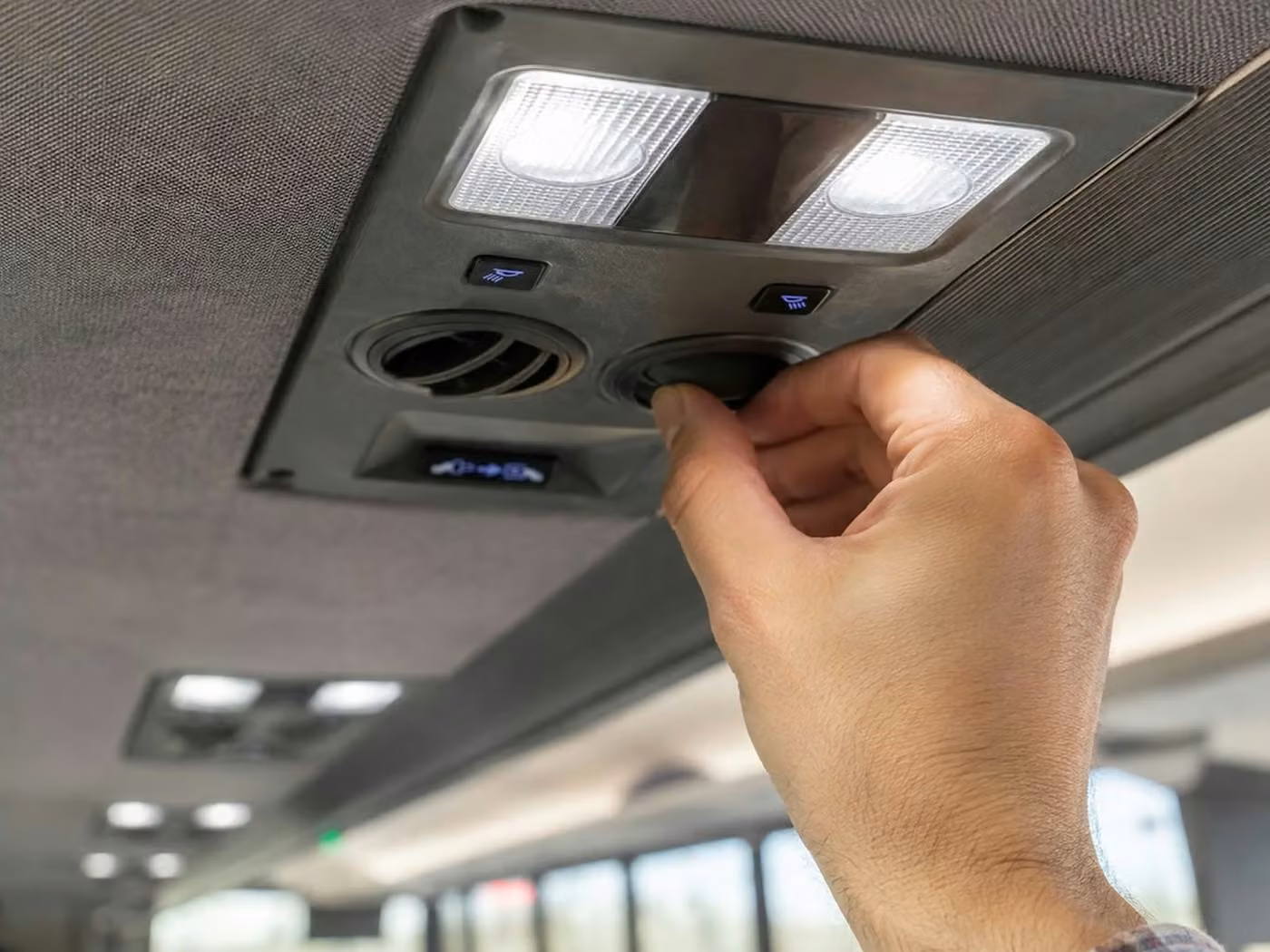 lauderdale lakes 25 passenger minibus air conditioning