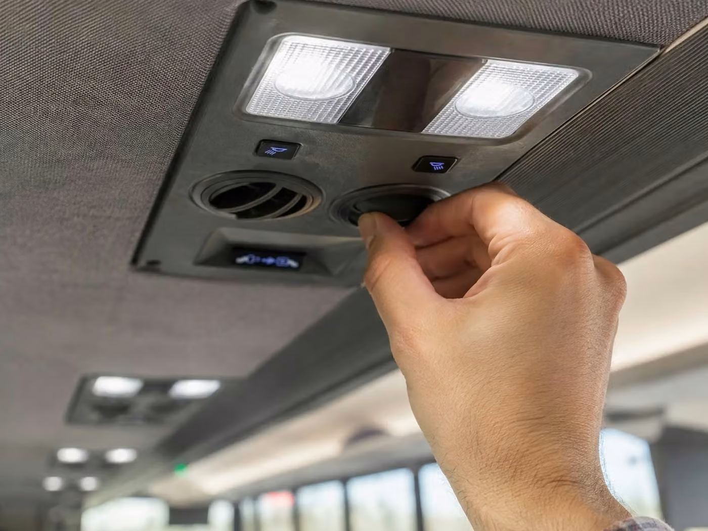 lauderdale lakes 28 passenger minibus air conditioning