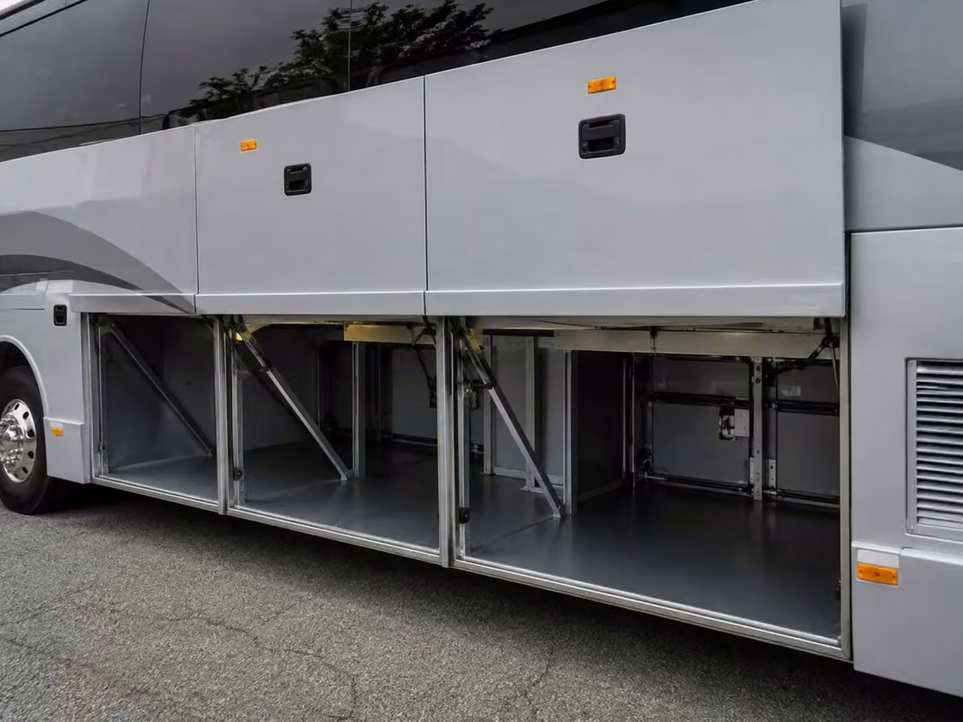 lauderdale lakes 56 passenger charter bus luggage bays