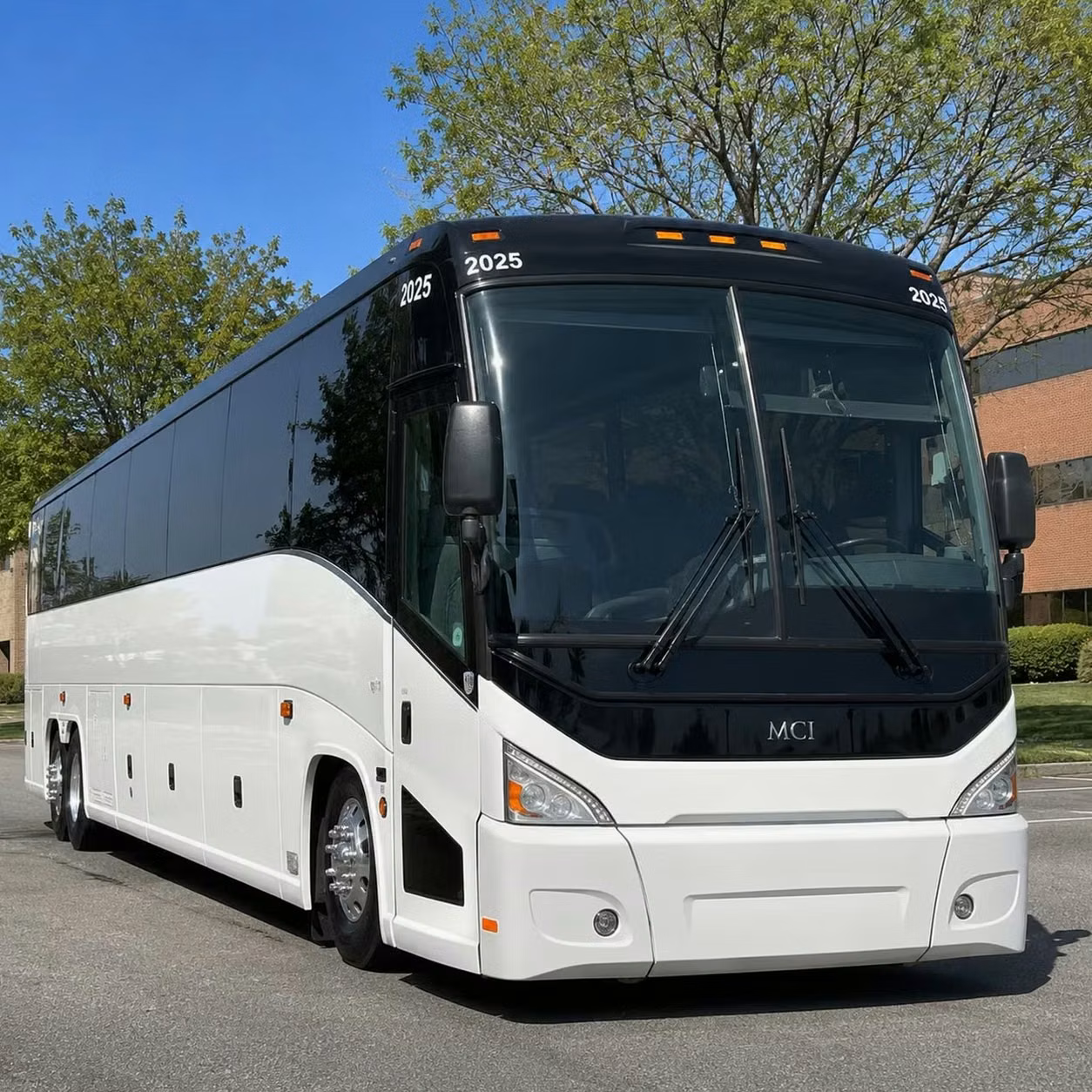 lauderdale lakes bus rentals for corporate meetings and team dinners