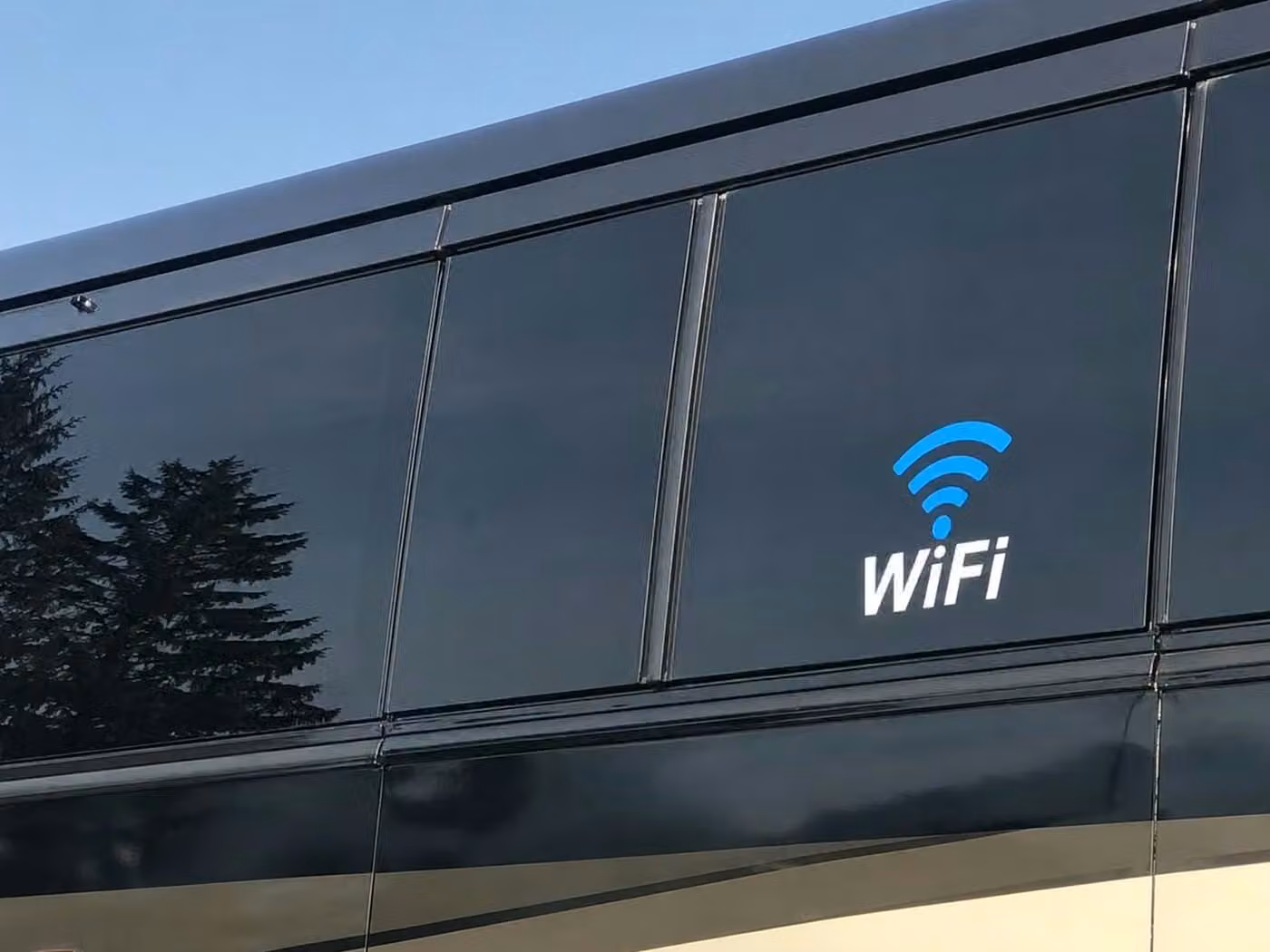 lauderdale lakes charter bus wifi